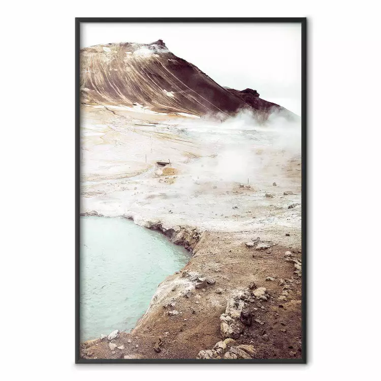 Dimspår - landskap med berg och vatten i varma färger