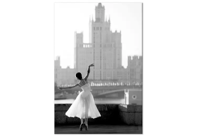 Dans längs floden (1-delad) vertikal - stadfoto med kvinna