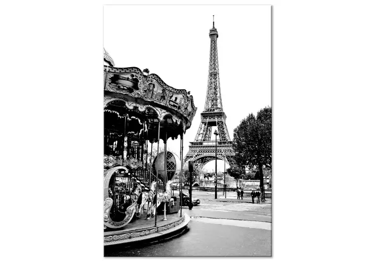 Karusell vid Eiffeltornet - svartvitt foto av arkitektur i Paris