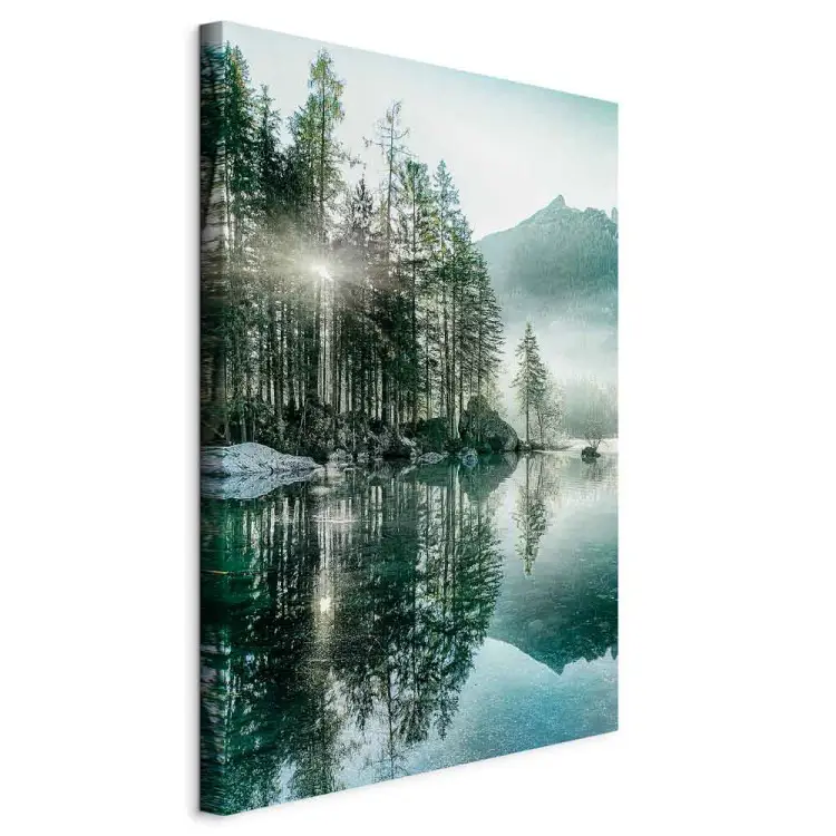 Morgon vid sjön vertikal - bergslandskap landskap