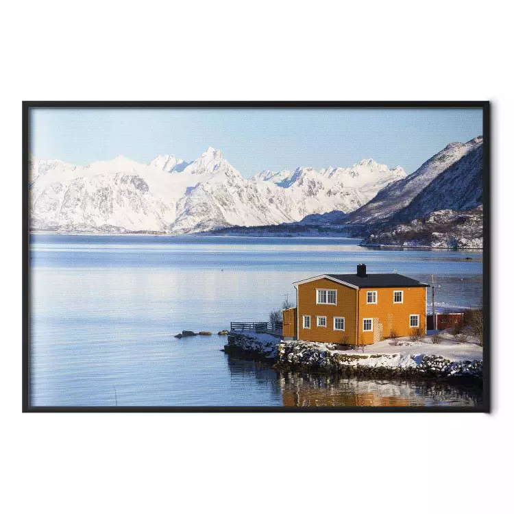 Gult hus - vinterlandskap på Lofoten i Norge