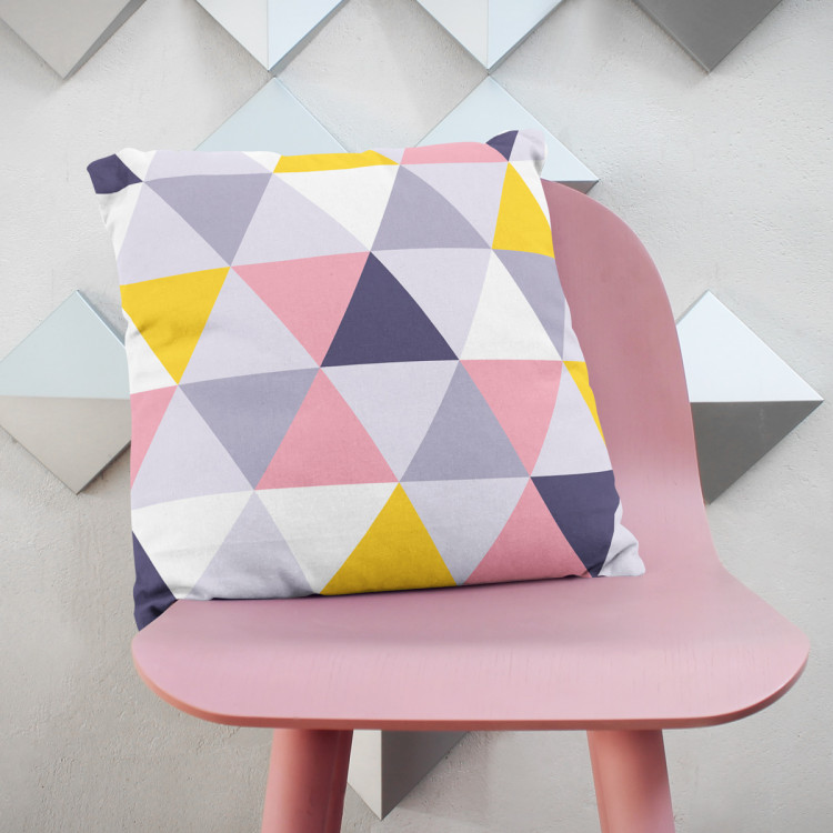 Mikrofiberkudda Colourful mosaic - a geometric composition of triangles cushions 146840 additionalImage 2