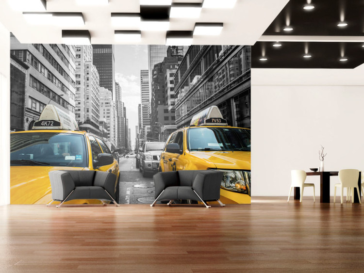 Fototapet New Yorks stadsmiljö - gula taxibilar och skyskrapor i bakgrunden 60203