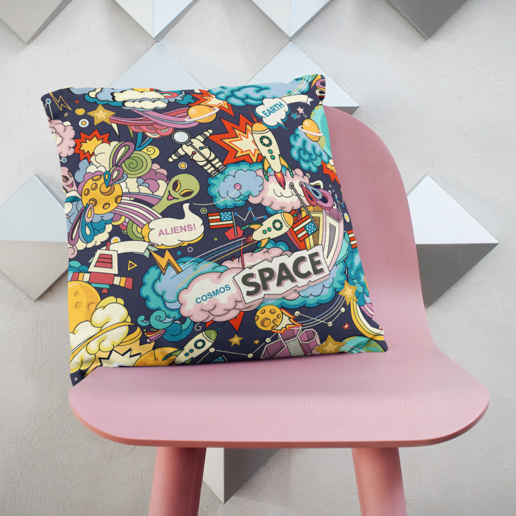 Mikrofiberkudda Space jittery - a comic book mot with planets and aliens cushions 146885 additionalImage 2