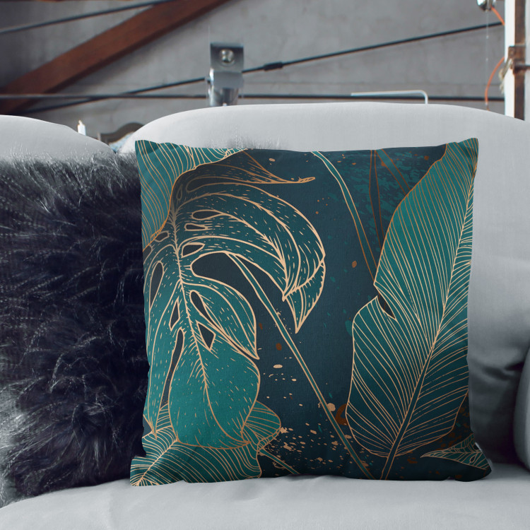 Mikrofiberkudda Botanical gold - a floral composition with monstera leaves cushions 146797 additionalImage 2