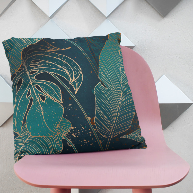 Mikrofiberkudda Botanical gold - a floral composition with monstera leaves cushions 146797 additionalImage 4